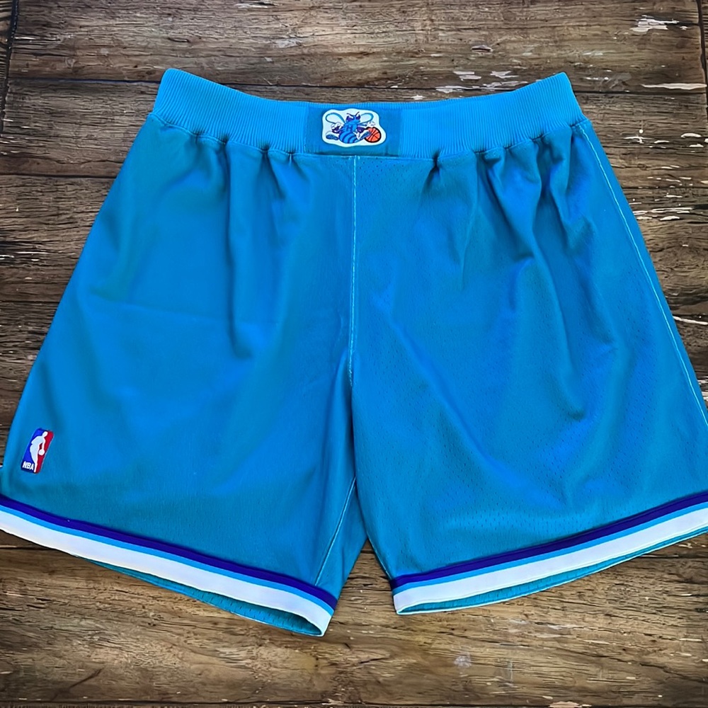 Mitchell & Ness Charolette Hornets Basketball Shorts - Picture 1 of 9